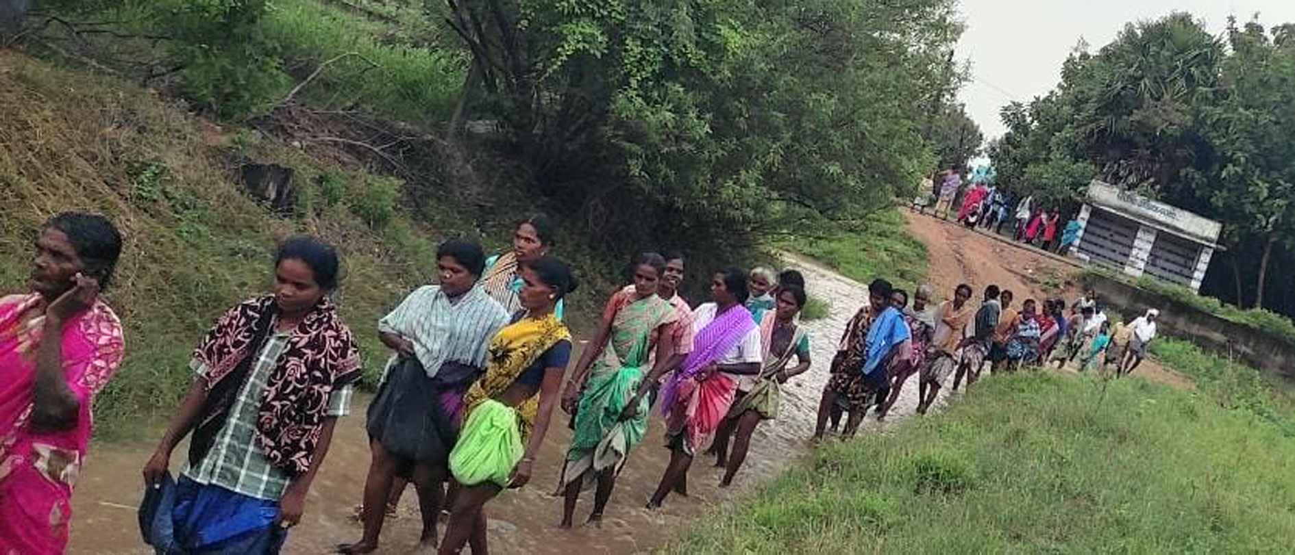 உயர்மட்ட பாலம் வேண்டும்