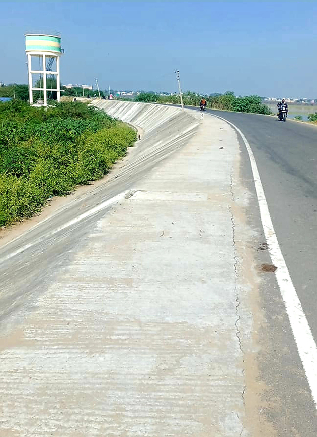 தடுப்புச்சுவர் கட்ட வேண்டும் தடுப்புச்சுவர் கட்ட வேண்டும்