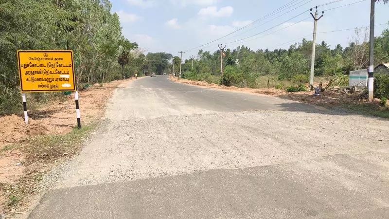 முழுமை பெறாத சாலை பணி