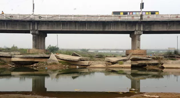 பாலாற்று பாலம் சீரமைக்கப்படுமா?