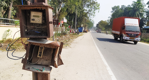 மின்சார பெட்டிக்கு மூடி போட வேண்டும்