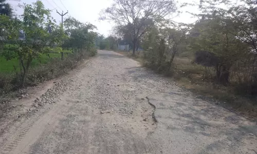 சாலை சீரமைக்கப்படுமா? சாலை சீரமைக்கப்படுமா?