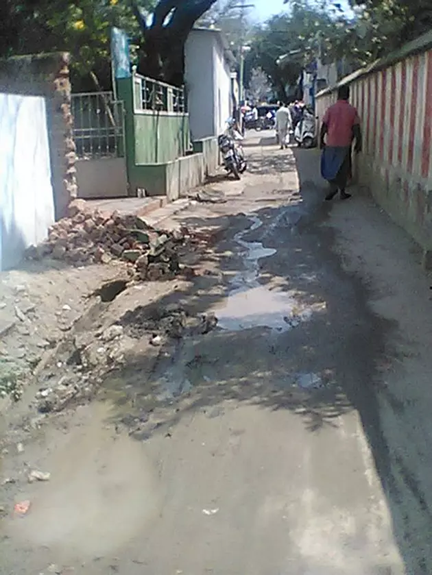 கழிவுநீர் கால்வாய் சேதம்