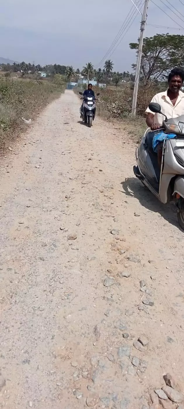 கரடு முரடான சாலை கரடு முரடான சாலை