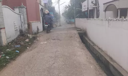 மேடான சிறுபாலத்தால் அதிகரிக்கும் விபத்துகள்