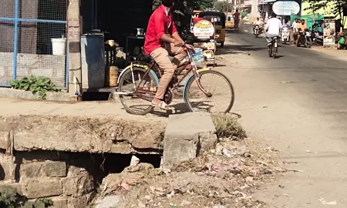 ஆபத்தான தரைப்பாலம்