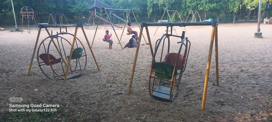 பராமரிப்பு இல்லாத பூங்கா