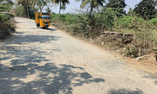 சாலையை சீரமைப்பார்களா?