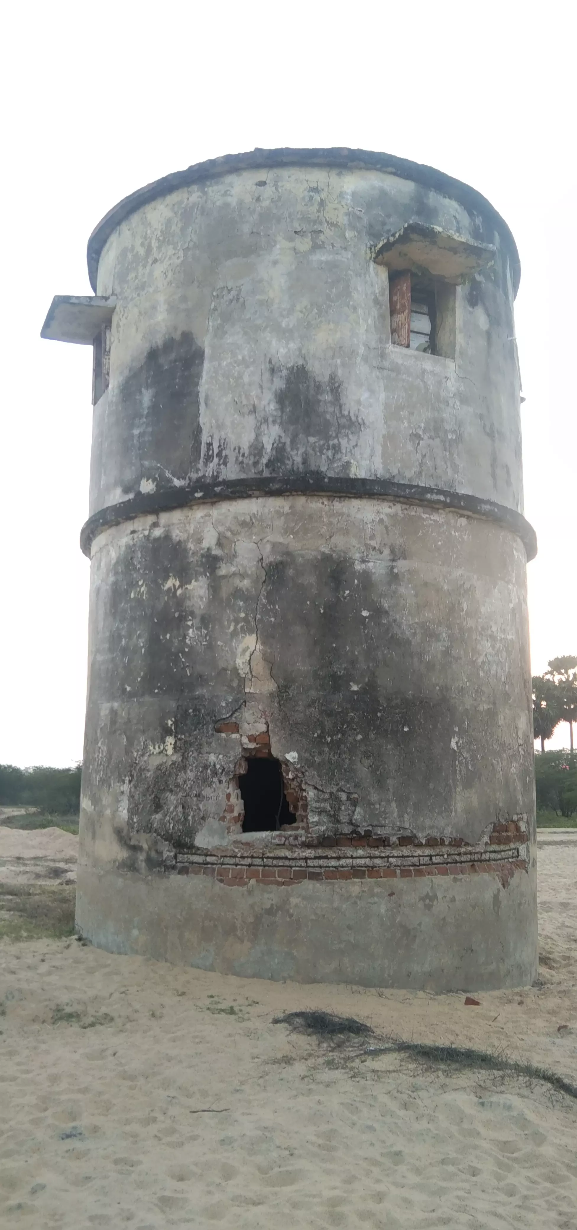 சேதமடைந்த  உறைகிணறு