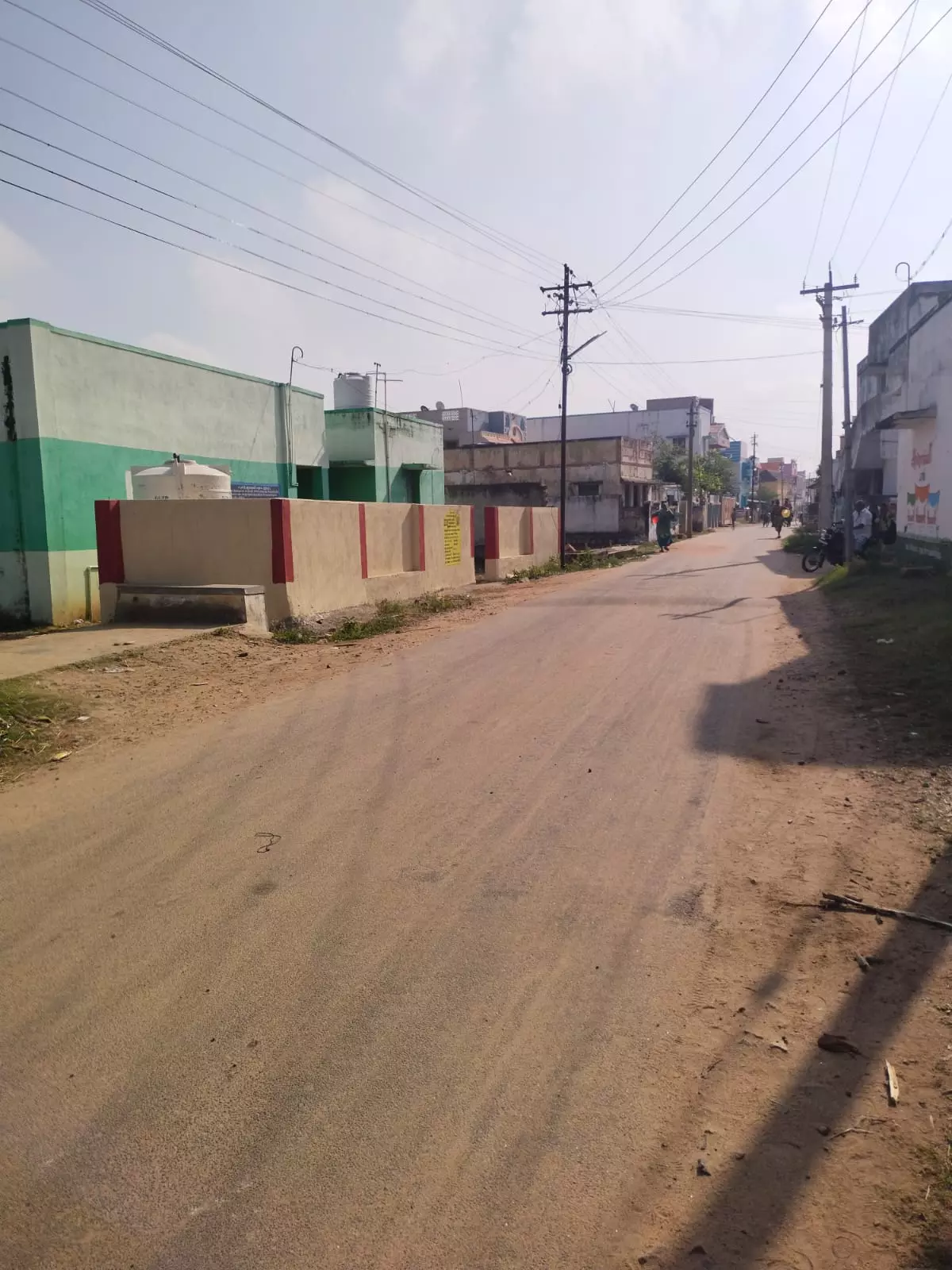 எச்சரிக்கை பலகை வைக்க வேண்டும் எச்சரிக்கை பலகை வைக்க வேண்டும்