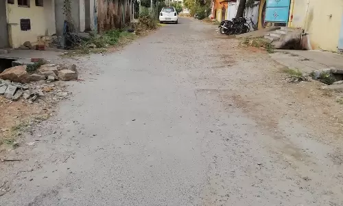 பழுதடைந்த ரோடு