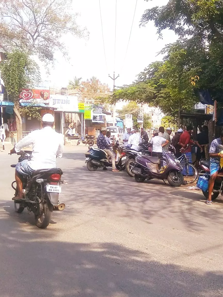 போக்குவரத்திற்கு இடையூறு