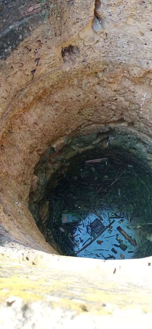 காட்சிப்பொருளான குடிநீர் கிணறு காட்சிப்பொருளான குடிநீர் கிணறு