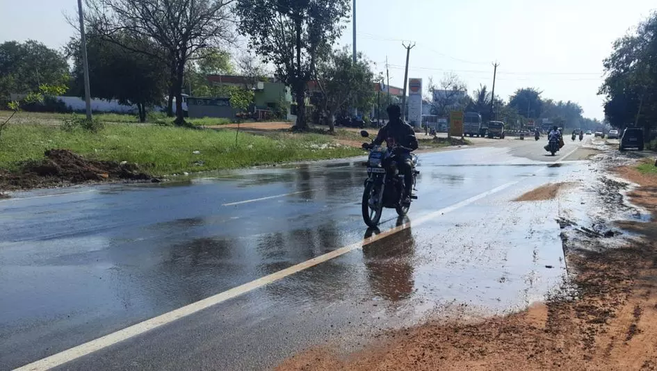 வீணாக செல்லும் குடிநீர்