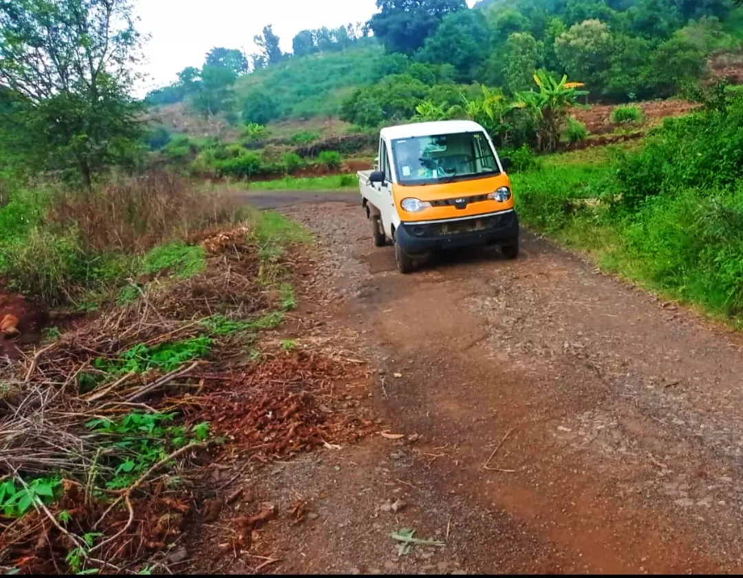 புதுப்பிக்கப்படாத சாலை புதுப்பிக்கப்படாத சாலை