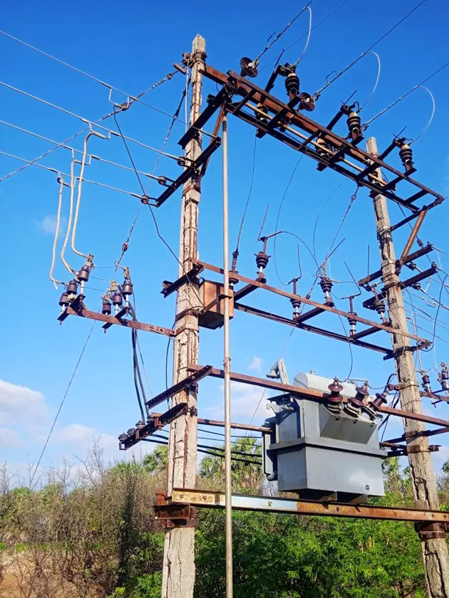 எலும்புக்கூடான மின்மாற்றி