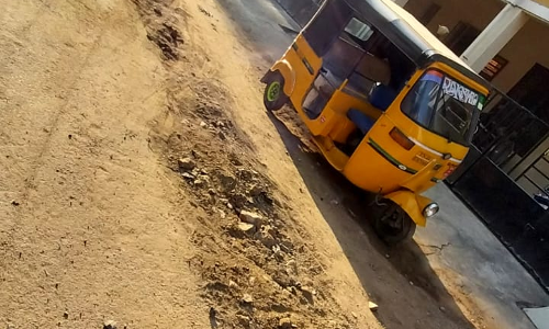 சாலையை சரி செய்ய வேண்டும்