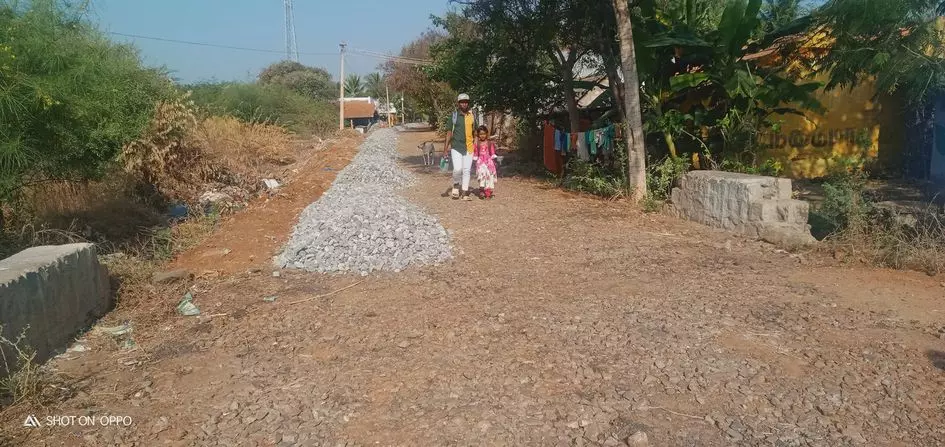 கிடப்பில் போடப்பட்ட சாலை பணி