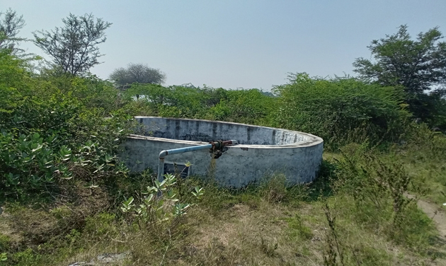 குடிநீர் கிணறுக்கு மூடி போட வேண்டும் குடிநீர் கிணறுக்கு மூடி போட வேண்டும்