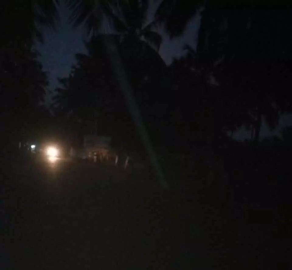 எாியாத மின்விளக்கு