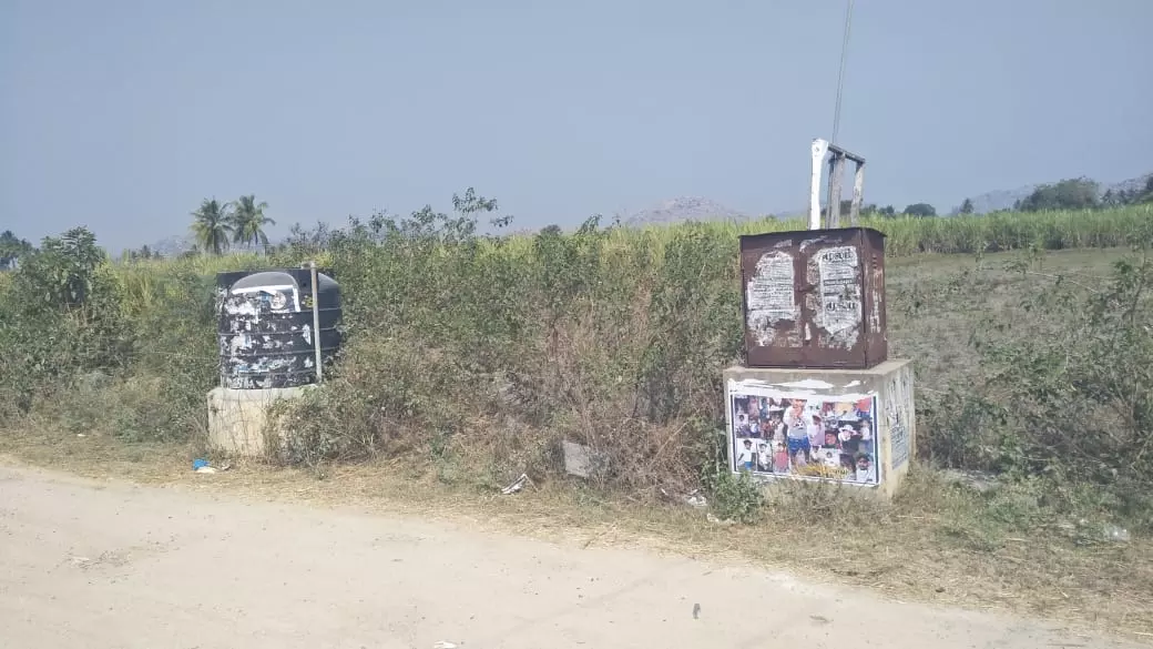 காட்சிப்பொருளான குடிநீர் தொட்டி