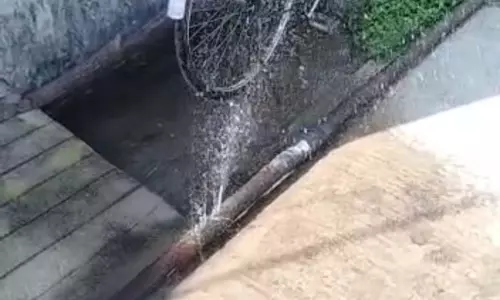 குடிநீர் வீணாவதை சரி செய்ய வேண்டும் குடிநீர் வீணாவதை சரி செய்ய வேண்டும்