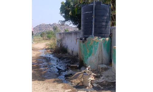 கழிவுநீர் கலப்பதை தடுக்க வேண்டும் கழிவுநீர் கலப்பதை தடுக்க வேண்டும்