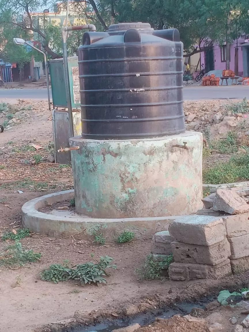 காட்சிப்பொருளான குடிநீர் தொட்டி காட்சிப்பொருளான குடிநீர் தொட்டி