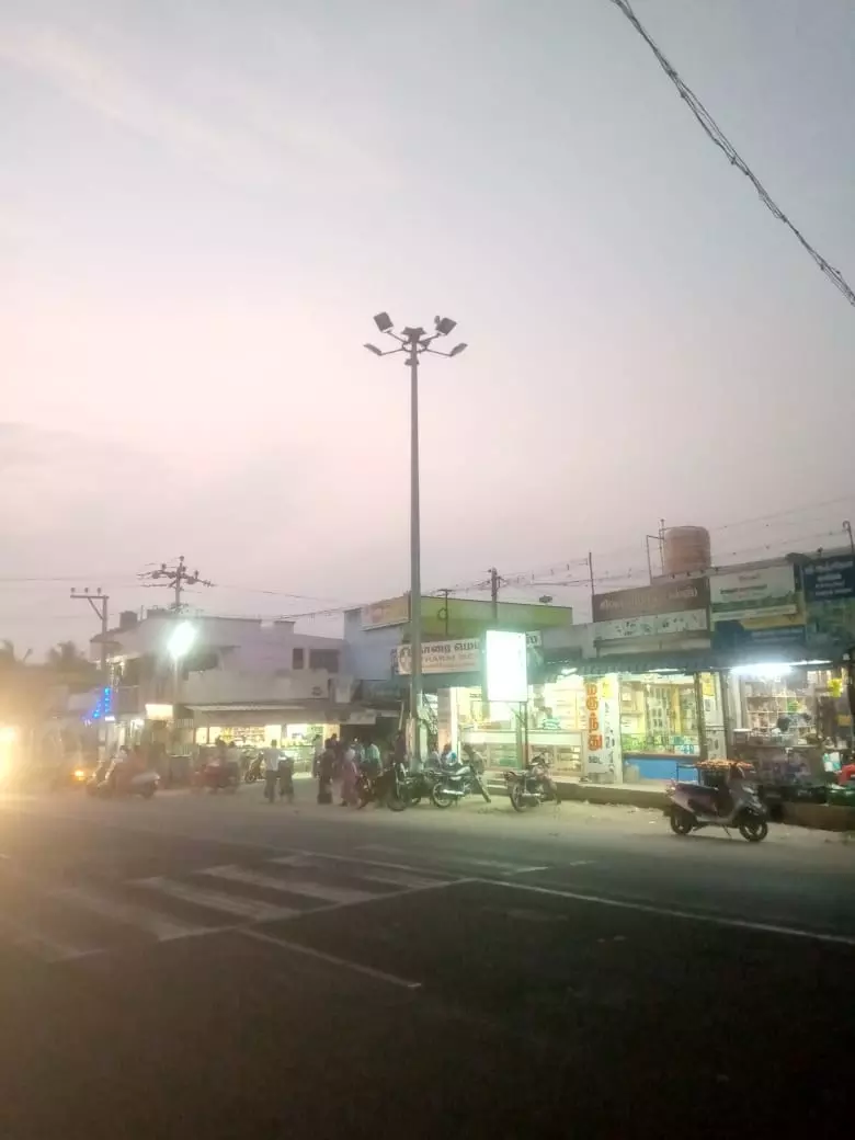 பழுதான மின்விளக்குகள் பழுதான மின்விளக்குகள்
