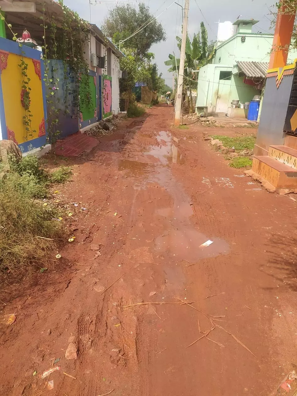 சாலை வசதி வேண்டும்