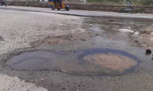 குழாய் உடைந்து வீணாகும் குடிநீர்