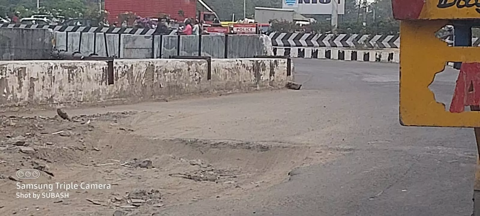 சாலையில் பள்ளம்