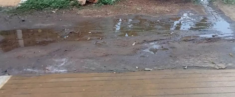 வீணாகும் குடிநீர் வீணாகும் குடிநீர்