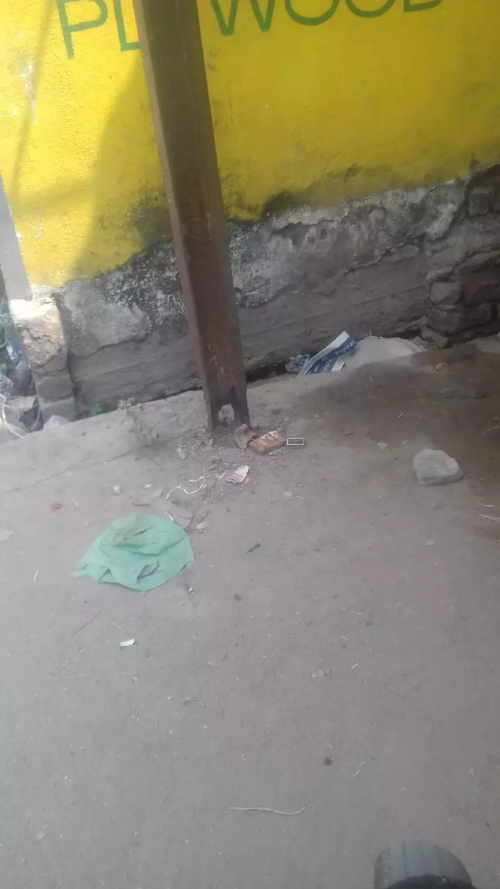 ஆபத்தான மின்கம்பம்