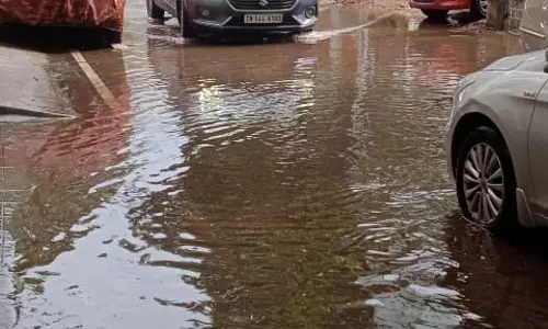 மழைநீர் கால்வாய் வேண்டும் மழைநீர் கால்வாய் வேண்டும்