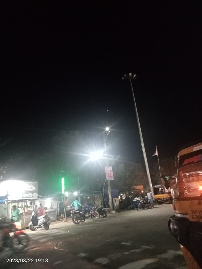 காட்சிப்பொருளான உயர்கோபுர மின்விளக்கு