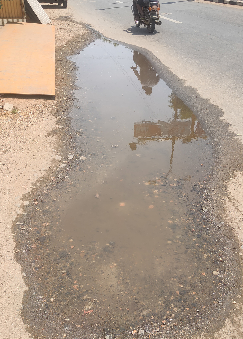 வீணாகும் குடிநீர் ( வீணாகும் குடிநீர் (