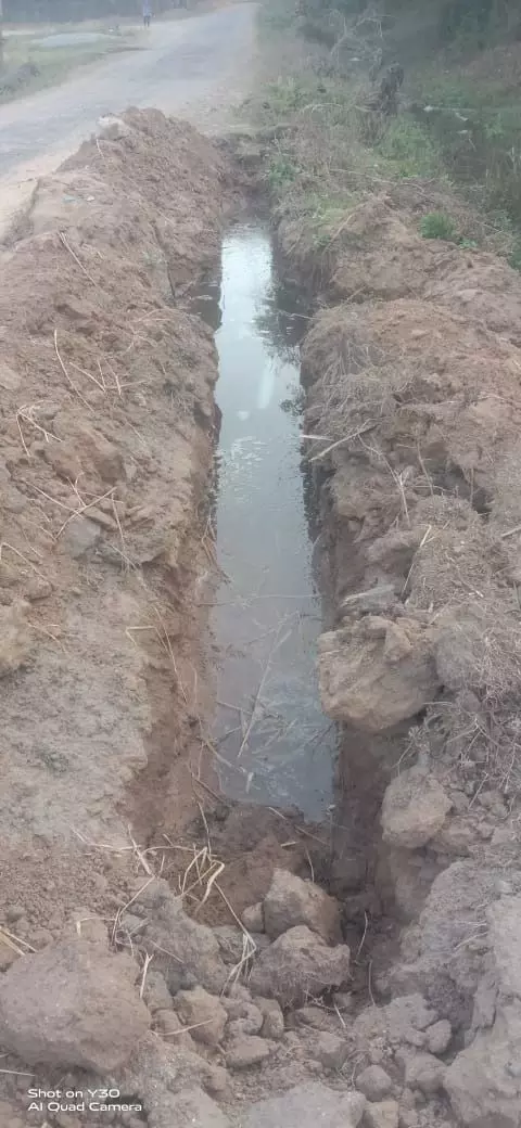 குடிநீர் குழாய் உடைப்பு குடிநீர் குழாய் உடைப்பு