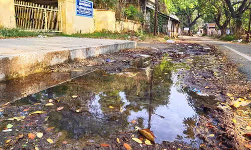 வீணாக செல்லும் குடிநீர்