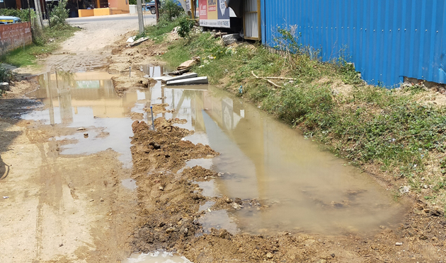 குழாயில் உடைப்பு குழாயில் உடைப்பு