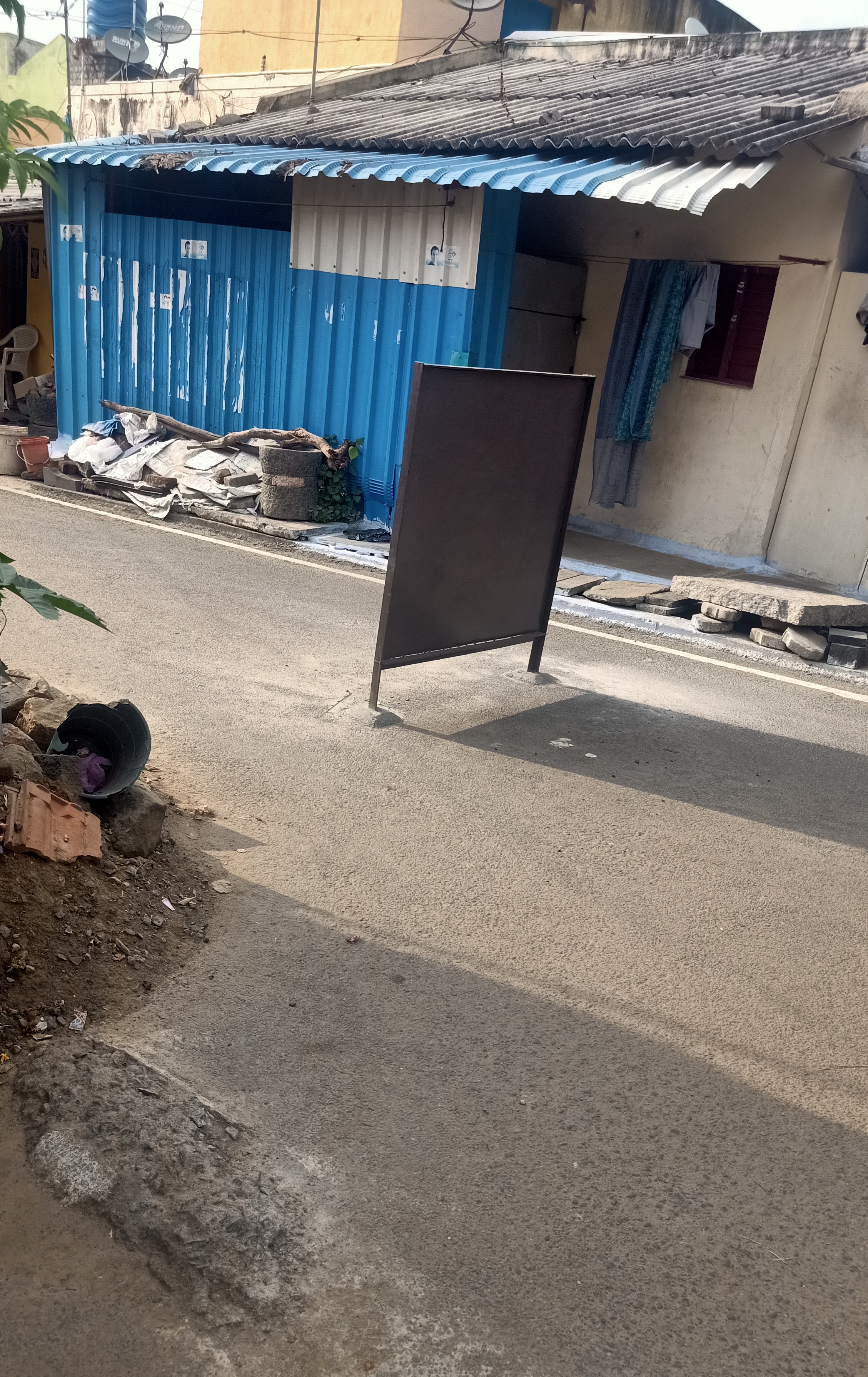 இரும்பு தடுப்பு அகற்றப்படுமா?