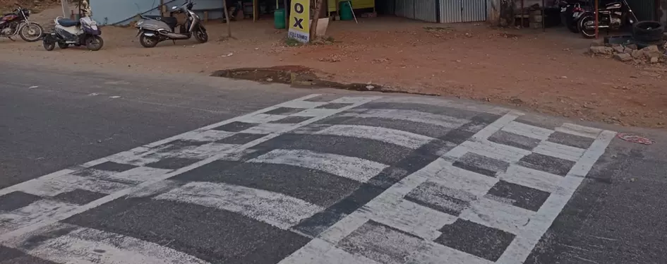 ஆக்கிரமிப்புகளால் நெரிசல் ஆக்கிரமிப்புகளால் நெரிசல்