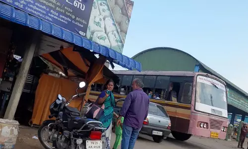 போக்குவரத்துக்கு இடையூறு போக்குவரத்துக்கு இடையூறு