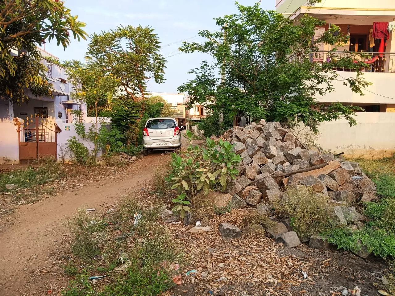 வெளியே நடமாட மக்கள் அச்சம் வெளியே நடமாட மக்கள் அச்சம்