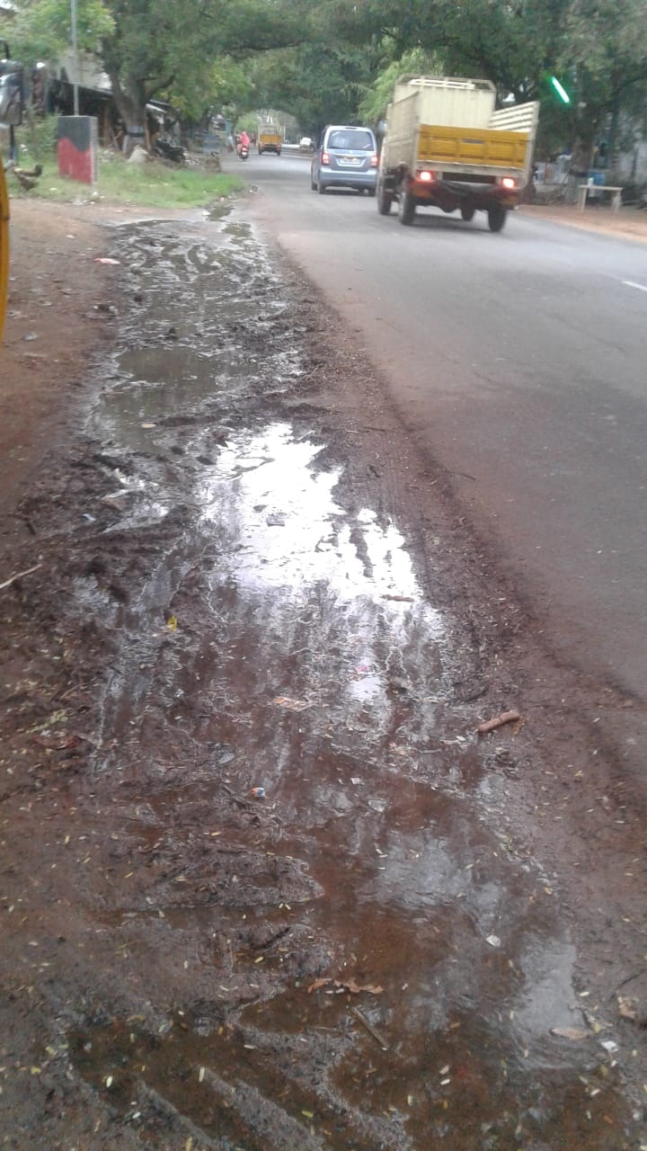 குழாய் உடைப்பால் வீணாகும் குடிநீர்