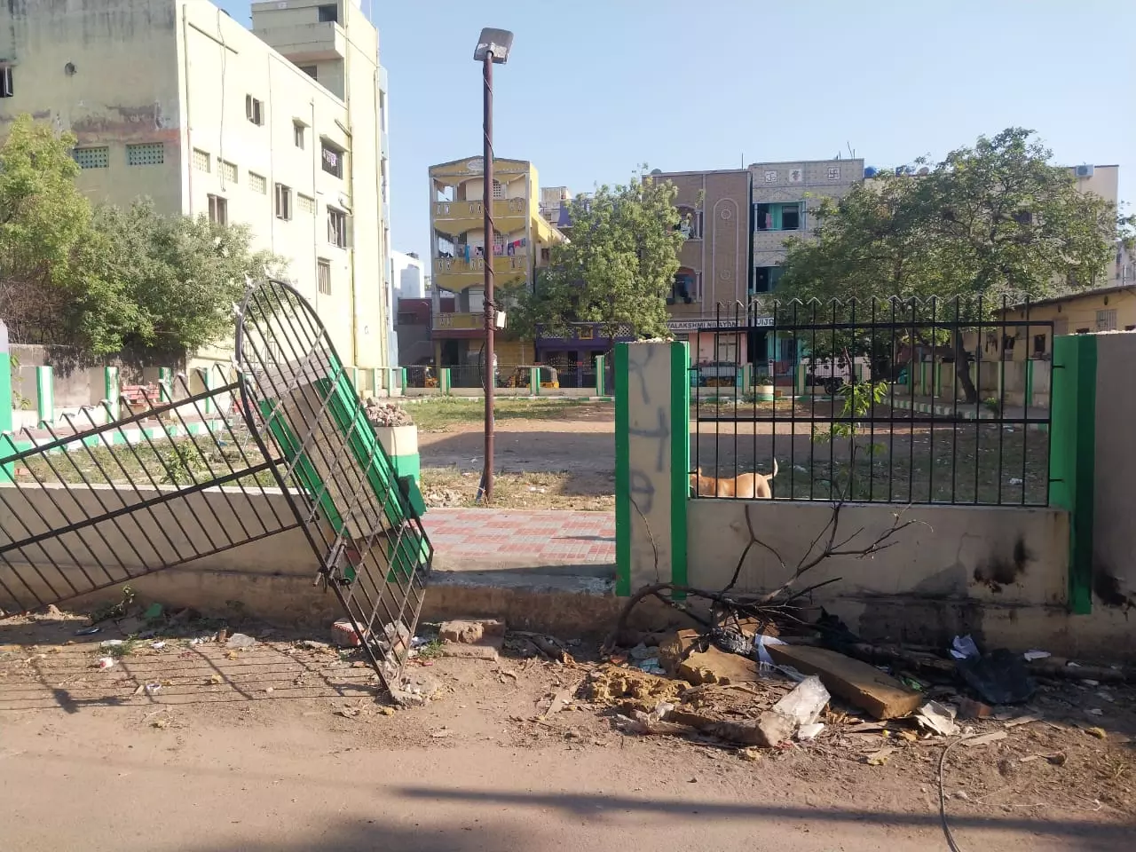 மோசமான நிலையில் பூங்கா மோசமான நிலையில் பூங்கா