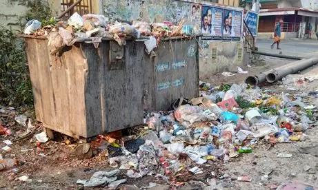 குவிந்து கிடக்கும் குப்பை