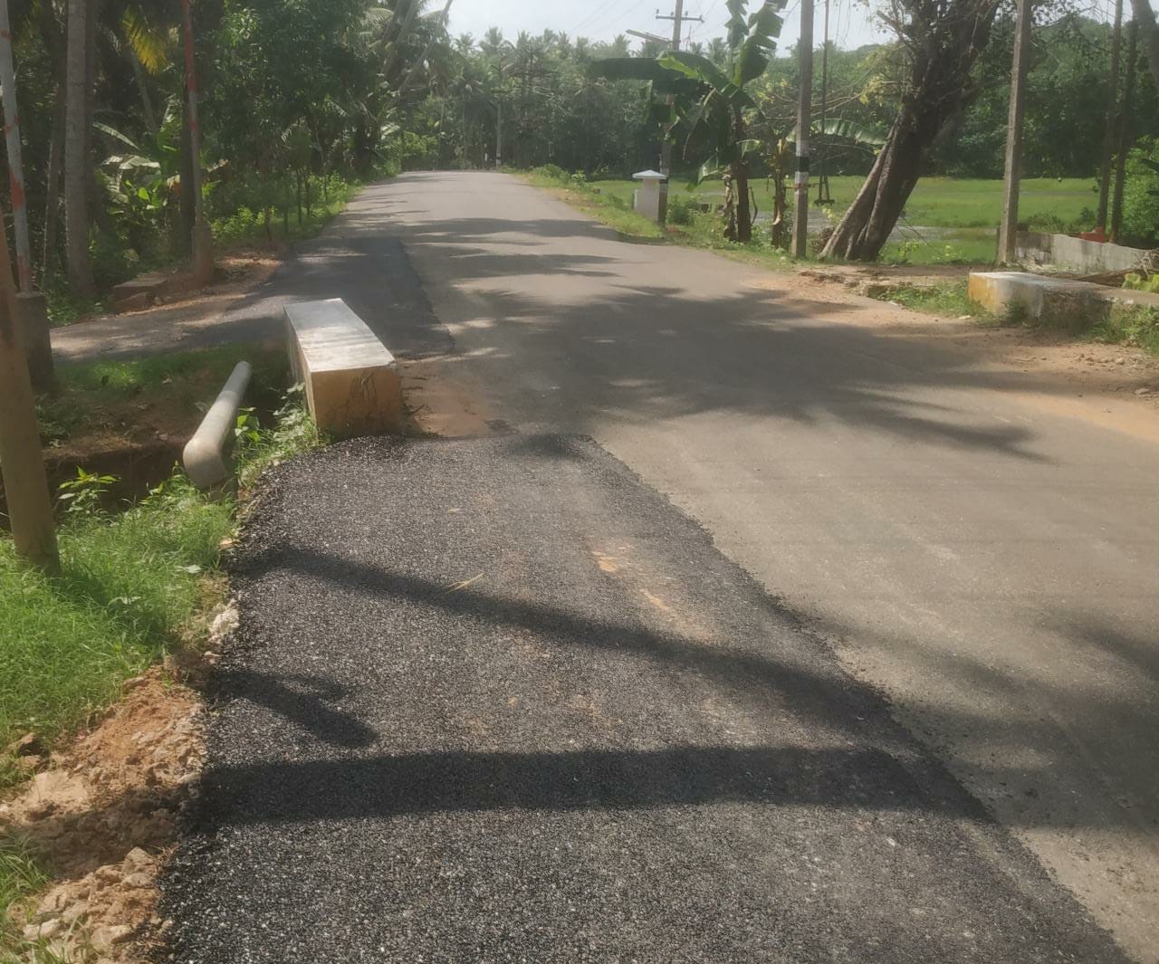 விபத்தை ஏற்படுத்தும் தடுப்பு சுவர்