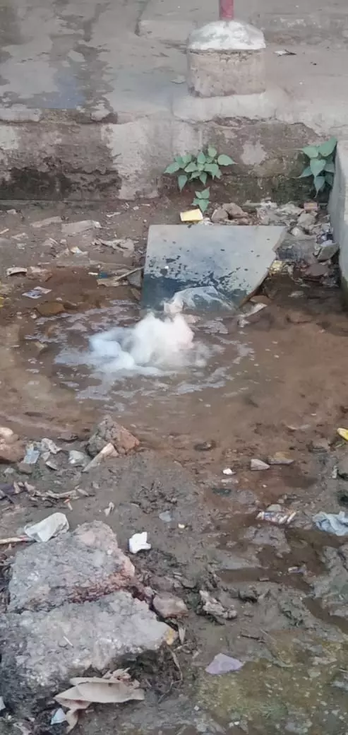 குழாய் உடைப்பால் வீணாகும் குடிநீர்