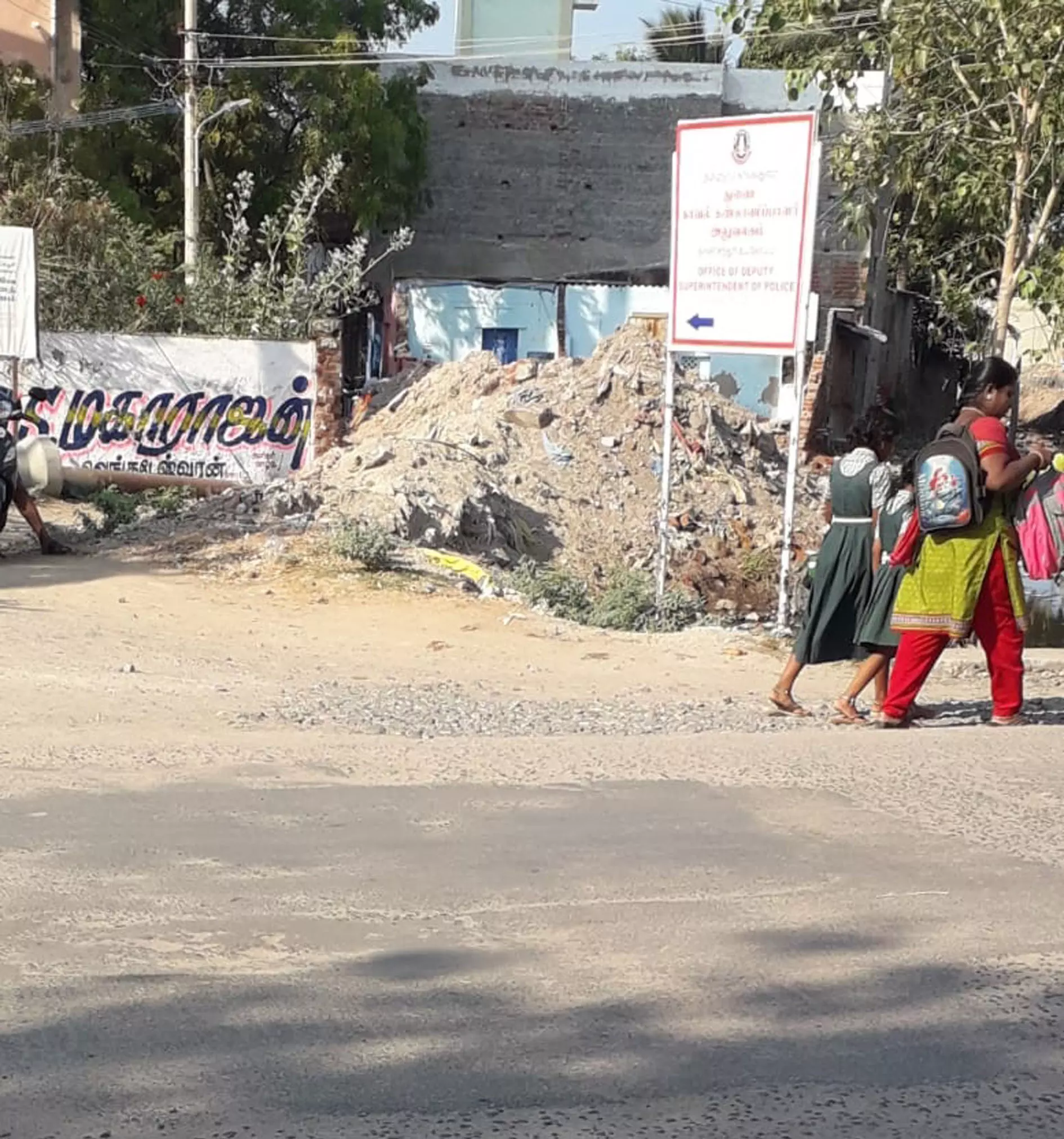 மணல்திட்டால் போக்குவரத்து பாதிப்பு